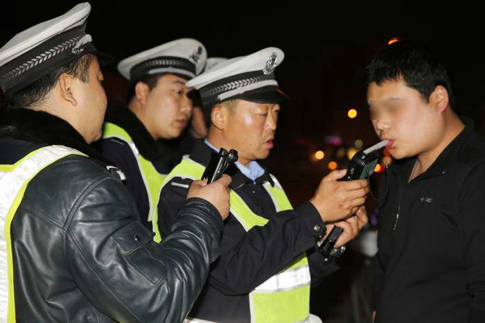 �����й��������ν�ͨΥ��